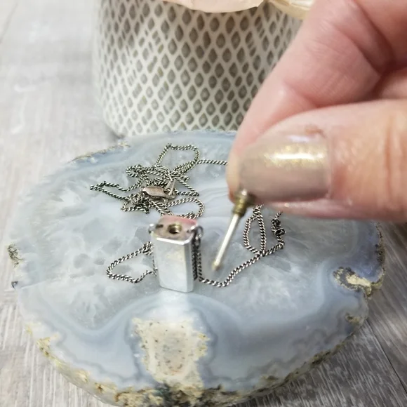 Vintage"Perfume" Bottle Fashion Pendant/Necklace - Picture 7 of 10